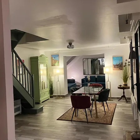 Apartment Duplex Colore Et Lumineux
